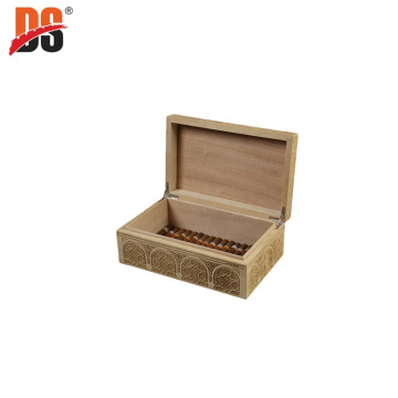 DS Customized High Quality Solid Wooden Cigar Box Carving Pattern Cigar Humidor